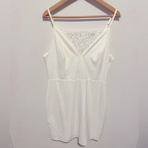 Lulus white dress with drape back and lace detail women’s size xl